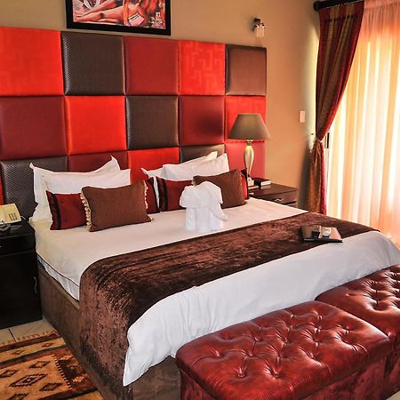 2Ten Hotel Sibasa Bilik gambar