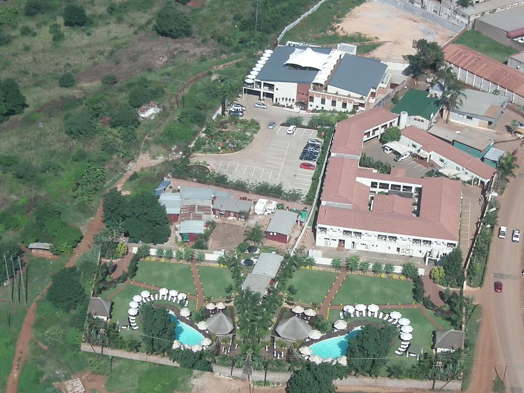 2Ten Hotel Sibasa Luaran gambar