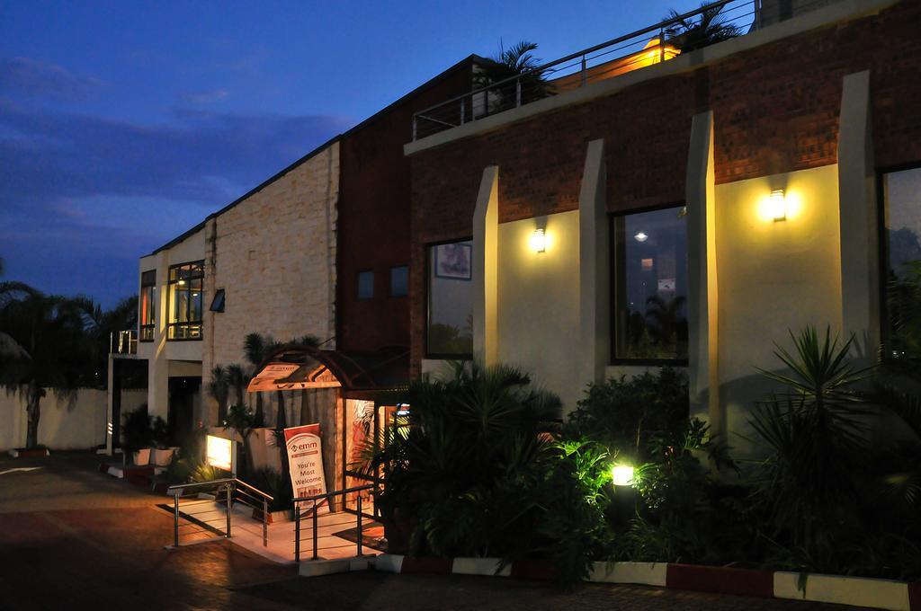 2Ten Hotel Sibasa Luaran gambar